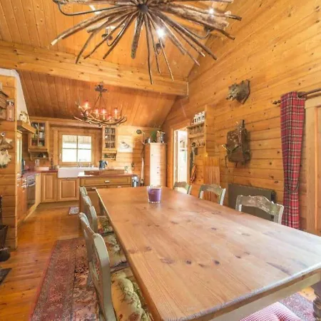 Vakantiehuis In The Middle Of The Woods Near *