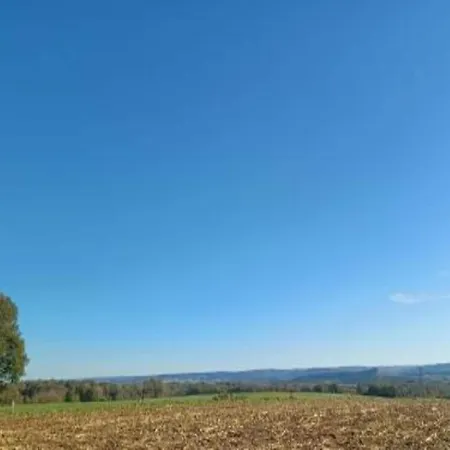 Charming In Near Adventure Valley